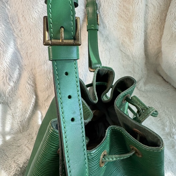 Louis Vuitton Petite Noe PM Epi Borneo Green - Picture 4 of 16